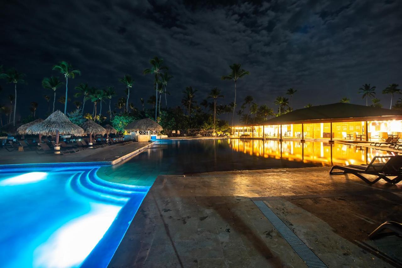 グランド シレニス プンタカナ リゾート カジノ&アクアゲームス オール インクルーシブ Uvero Alto エクステリア 写真 The resort at night
