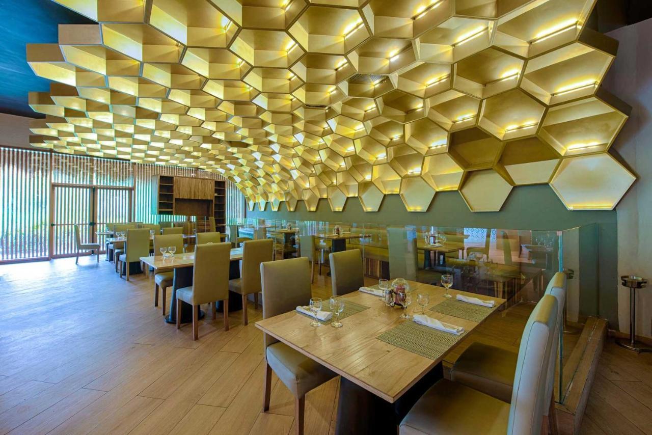グランド シレニス プンタカナ リゾート カジノ&アクアゲームス オール インクルーシブ Uvero Alto エクステリア 写真 The interior of the restaurant