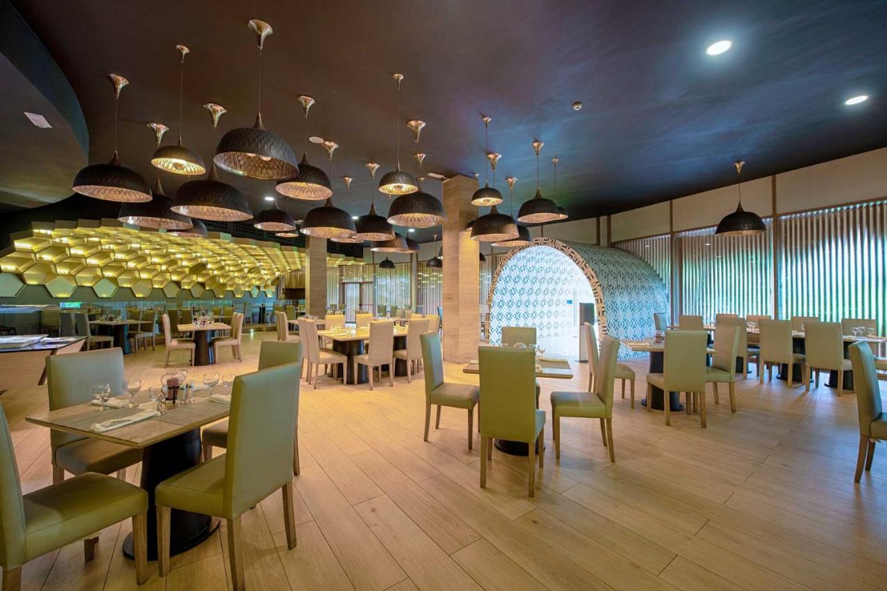 グランド シレニス プンタカナ リゾート カジノ&アクアゲームス オール インクルーシブ Uvero Alto エクステリア 写真 Restaurant interior