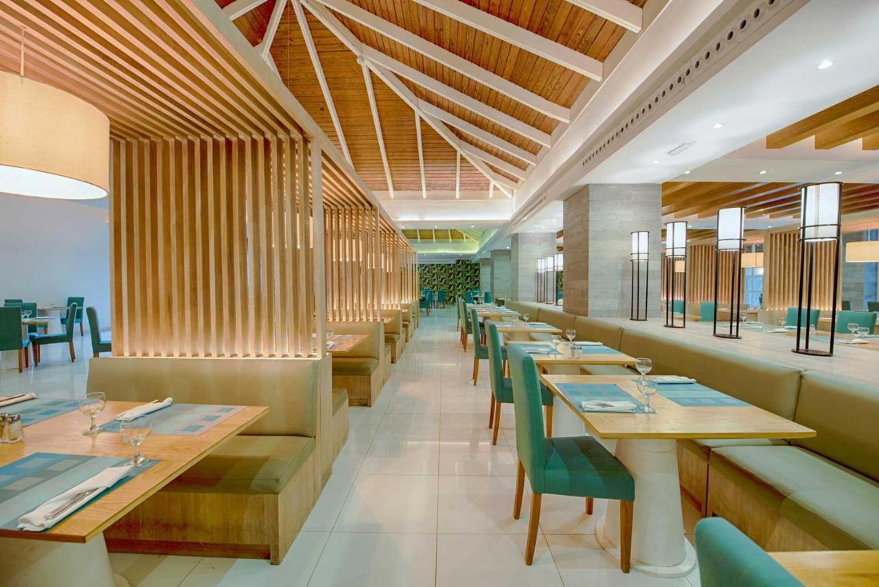 グランド シレニス プンタカナ リゾート カジノ&アクアゲームス オール インクルーシブ Uvero Alto エクステリア 写真 The interior of the restaurant
